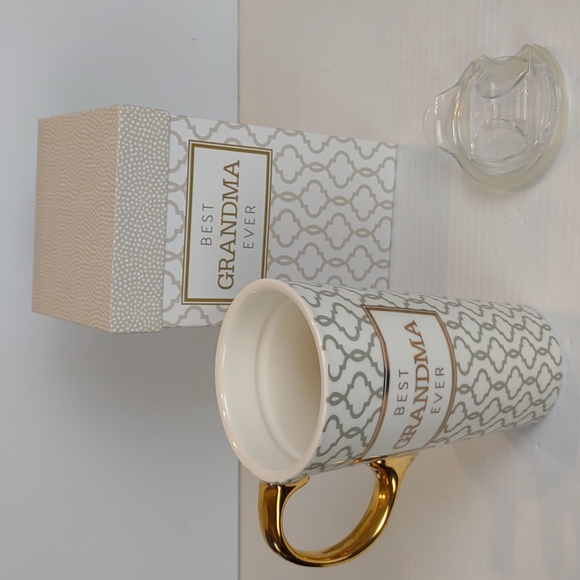 "Best Grandma Ever" Ceramic Travel Cup With Decorative Box - Picture 5 of 15